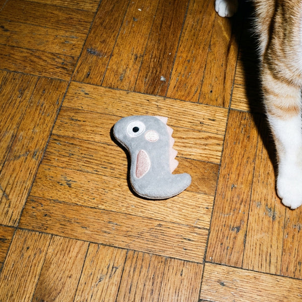 jouet-dinosaure-chat